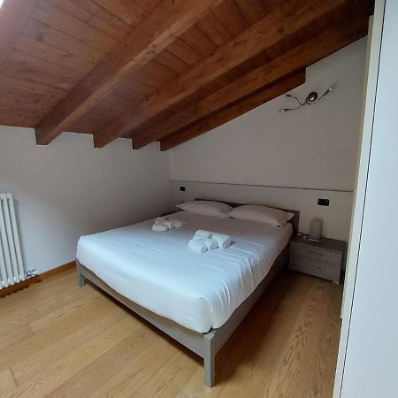 The Lake Apartment Colico Luaran gambar