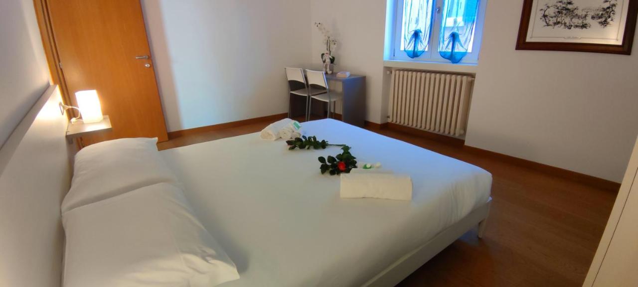The Lake Apartment Colico Luaran gambar