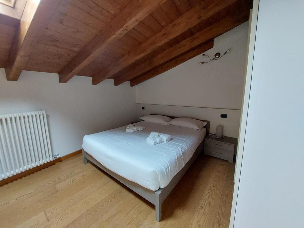 The Lake Apartment Colico Luaran gambar