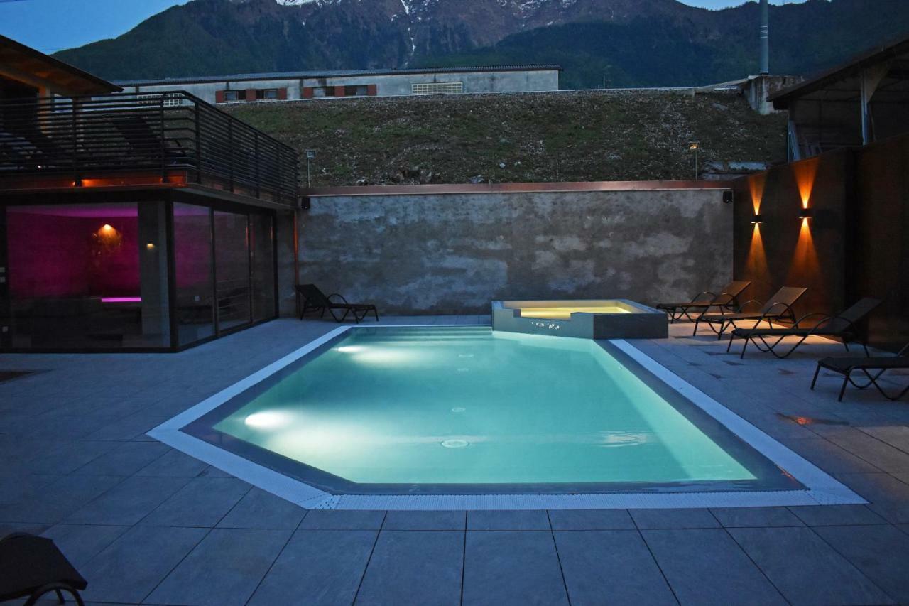 The Lake Apartment Colico Luaran gambar